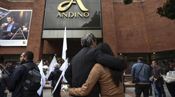 La Embajada Francesa hoy conmemora un año del atentado en el Centro Comercial Andino y además entregó el premio Julie Huynh