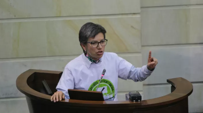 Claudia López arreció contra La U