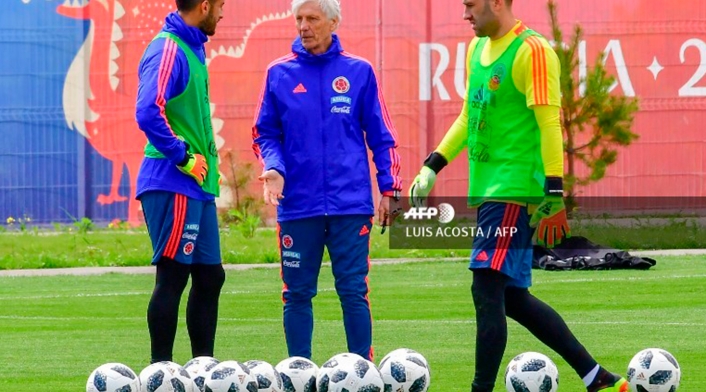 Camilo Vargas, José Pékerman y David Ospina en la sesión de entrenamiento en Kazán