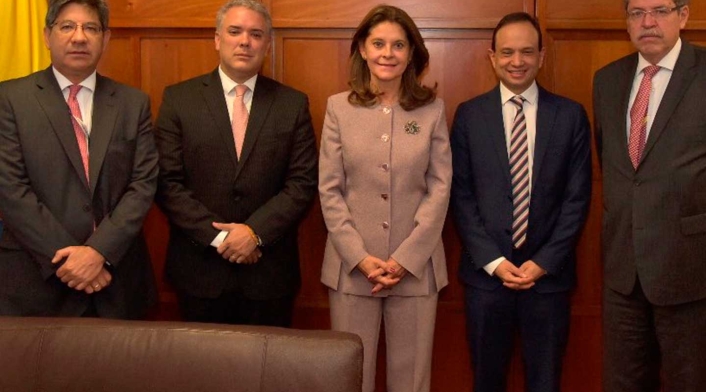 Reunión de Iván Duque y magistrados de la Corte Constitucional Los magistrados Alejandro Linares, Carlos Bernal y Luis Guillermo Guerrero con Iván Duque y Marta Lucía Ramírez