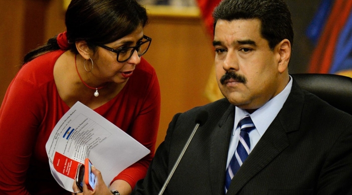 Delcy Rodríguez junto a Nicolás Maduro