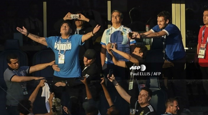 De manera insólita se comportó Diego Maradona en el partido entre Argentina y Nigeria