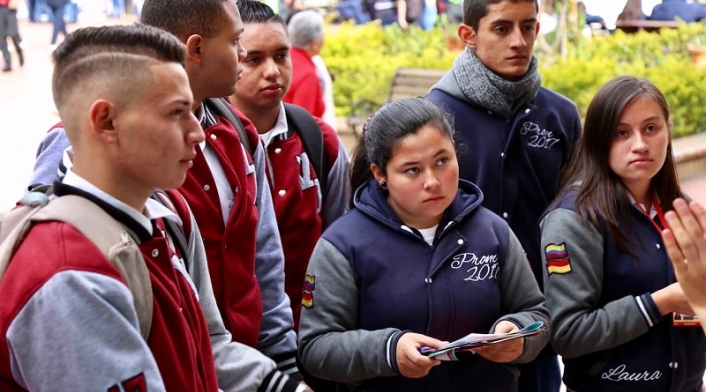 Estudiantes egresados de cualquier colegio de Bogotá podrán concursar para recibir subsidio para culminar sus estudios universitarios
