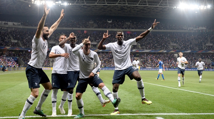 Antoine Griezmann celebrando su gol durante el partido amistoso de fútbol entre Francia e Italia en el Allianz Riviera Stadium en Niza Antoine Griezmann celebrando su gol durante el partido amistoso de fútbol entre Francia e Italia en el Allianz Riviera Stadium en Niza