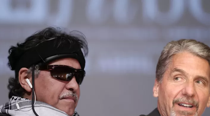 Jesús Santrich, exmiembro de las Farc y Kevin Whitaker, embajador de EE. UU. en Colombia