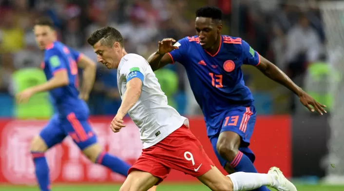 Lewandowski ante Yerry Mina