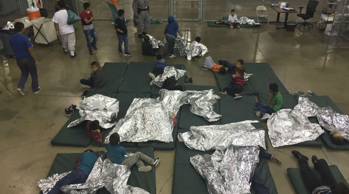Niños migrantes separados de sus familias al ingresar a Estados Unidos