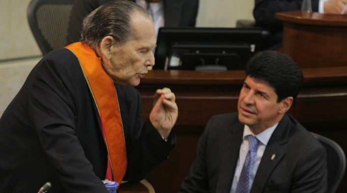 Roberto Gerlein en su despedida del Senado Roberto Gerlein en su despedida del Senado