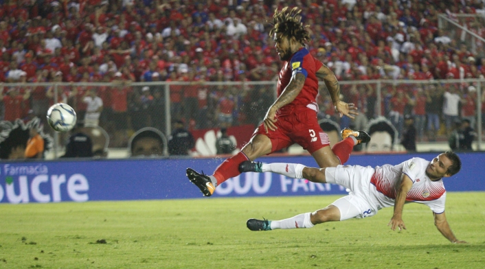 Román Torres en la histórica anotación del gol que envió a Rusia a Panamá Román Torres en la histórica anotación del gol que envió a Rusia a Panamá