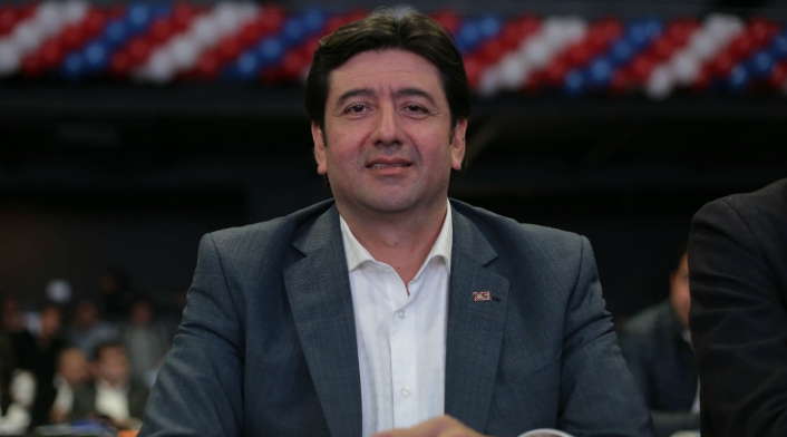El senador Fabián Castillo El senador Fabián Castillo