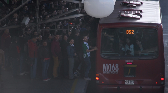 TRANSMILENIO EN HORA PICO