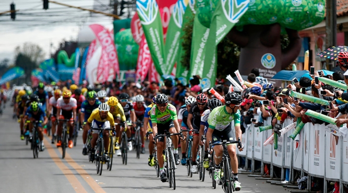 La Vuelta a Colombia llegando a Cota (Cundinamarca) el 25 de junio de 2016