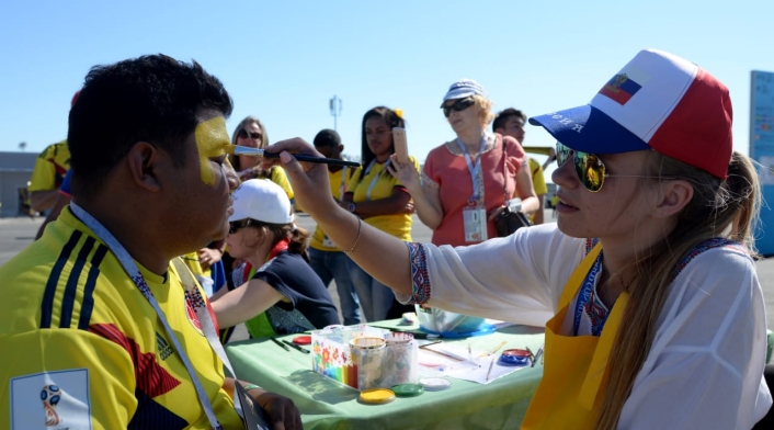 Hinchas animan a la Selección Colombia en el Samara Arena Hinchas animan a la Selección Colombia en el Samara Arena
