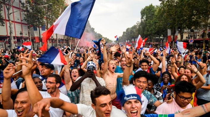 Las calles de París, inundadas de hinchas de Francia tras el título logrado en Rusia 2018