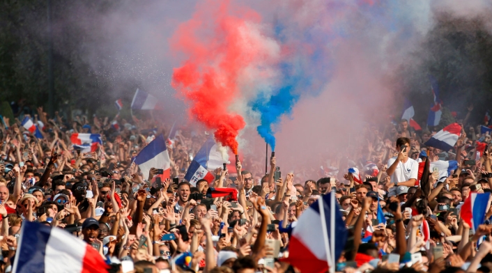 Francia celebra su segundo título en mundiales tras el 98