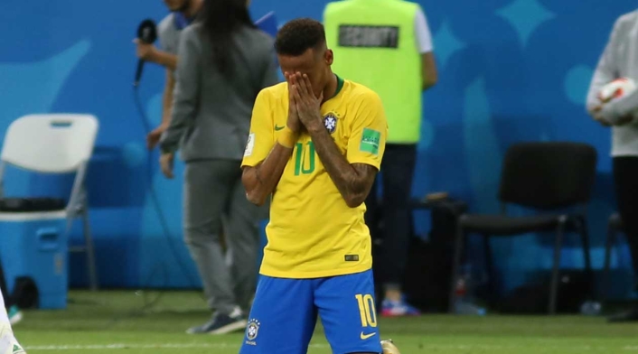 Neymar se lamenta por la eliminación de Brasil a manos de Bélgica