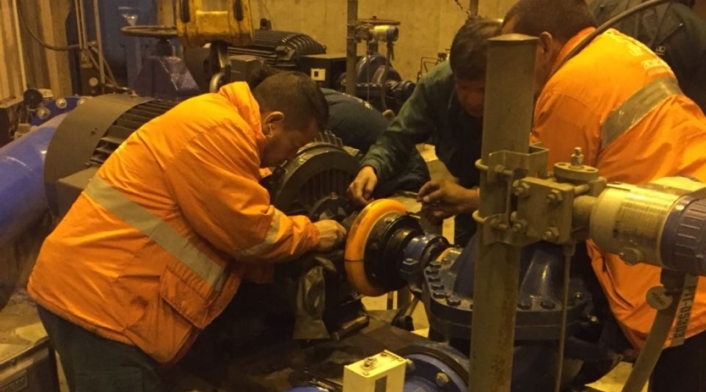 Técnicos del Acueducto de Bogotá