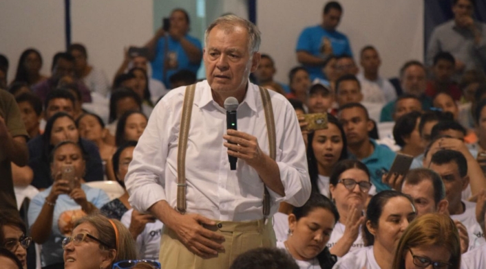 El exprocurador Alejandro Ordóñez, en medio de polémica por su designación como embajador
