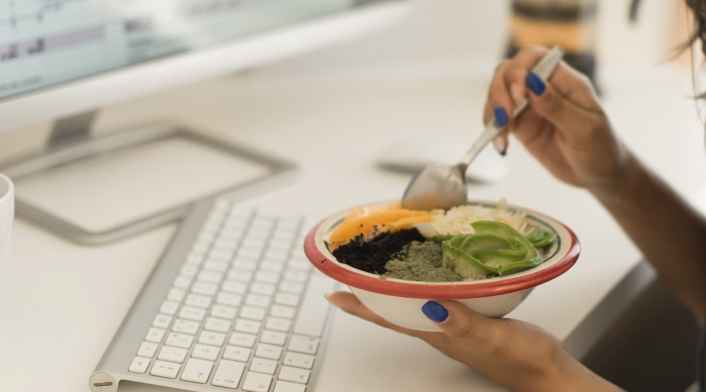 El desayuno es la comida más importante del día El desayuno es la comida más importante del día