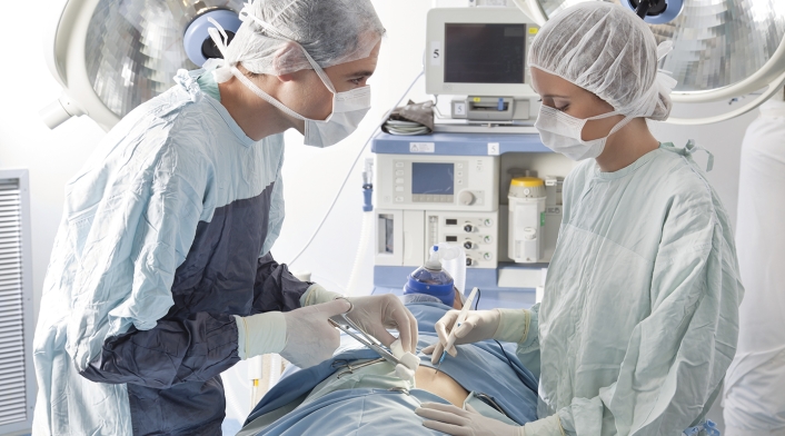 Varios estudios asocian el uso del plástico con el cáncer. Varios estudios asocian el uso del plástico con el cáncer.