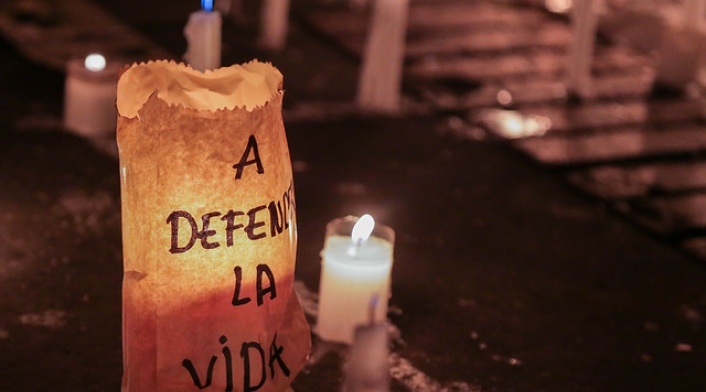 En Colombia se realizó una velatón por los asesinatos de líderes sociales en el país En Colombia se realizó una velatón por los asesinatos de líderes sociales en el país