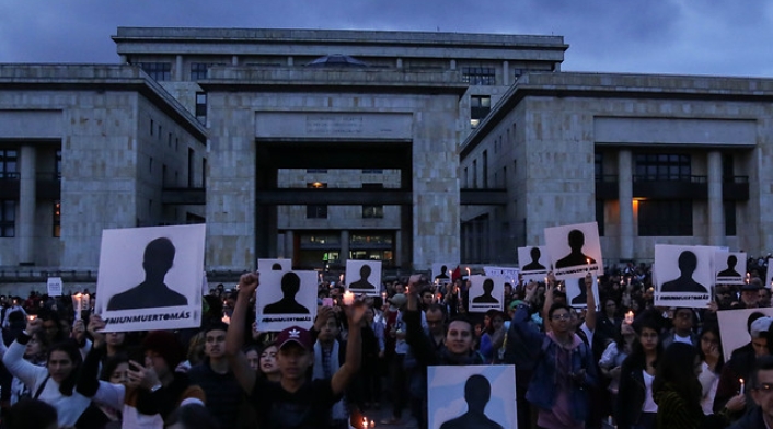 Velatón por asesinatos de los líderes sociales en Bogotá Velatón por asesinatos de los líderes sociales en Bogotá