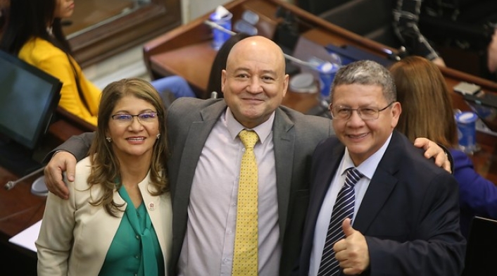 Sandra Ramírez, Carlos Lozada y Pablo Catatumbo durante la instalación del Congreso Sandra Ramírez, Carlos Lozada y Pablo Catatumbo durante la instalación del Congreso