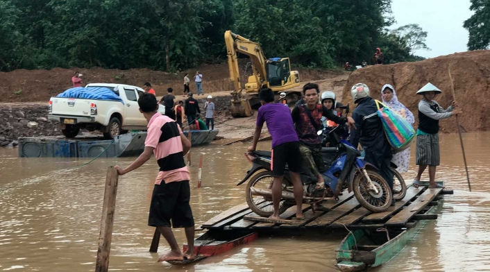 Damnificados por ruptura de represa en Laos