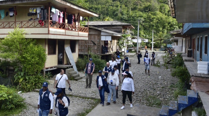 Funcionarios de la Defensoría haciendo un monitoreo en el Valle del Cauca