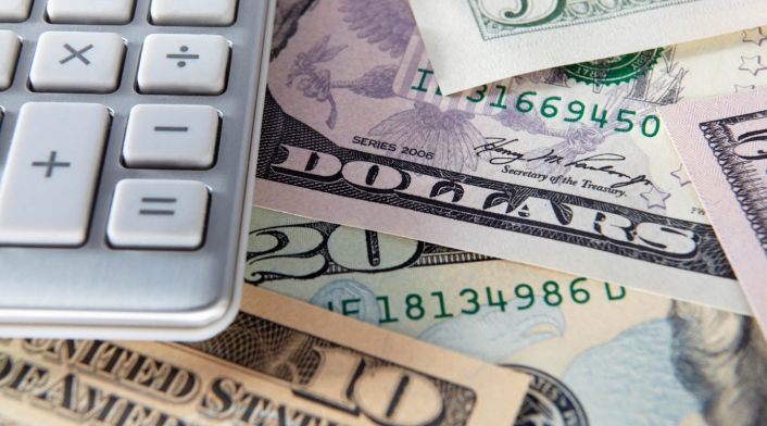 Dólar tocó los $3.300 por incertidumbre en Estados Unidos