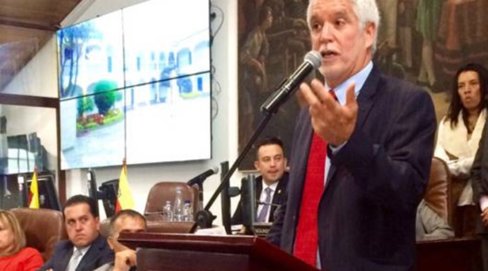 Enrique Peñalosa en el Concejo de Bogotá