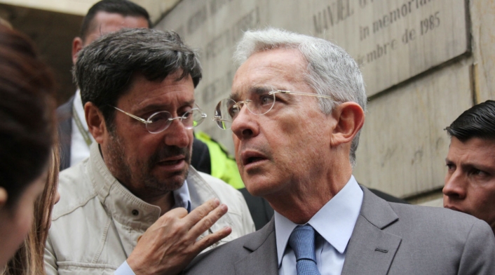 Francisco Santos expresó rotundo apoyo a Álvaro Uribe.