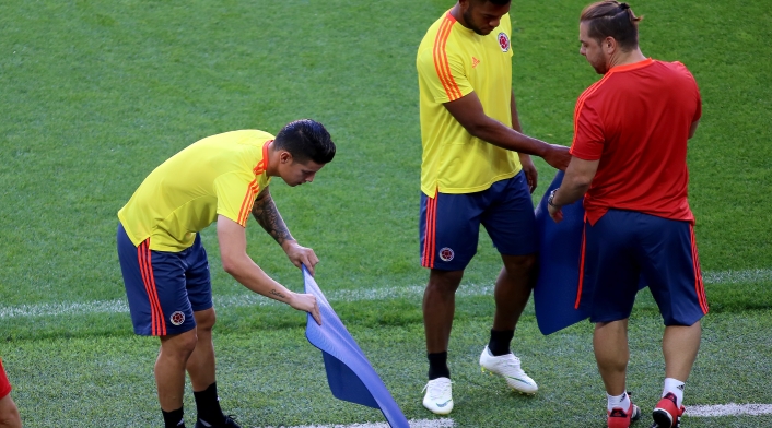 James Rodríguez haciendo trabajos de recuperación