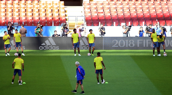 La Selección Colombia haciendo trabajos de espacio reducido