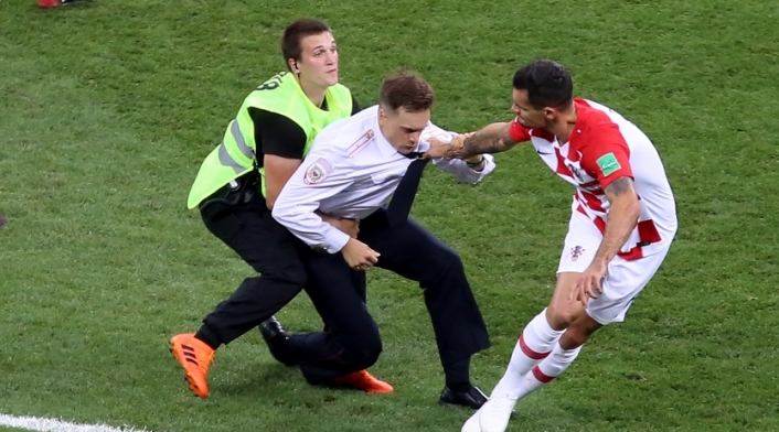 Invasión de la cancha en final de Rusia 2018