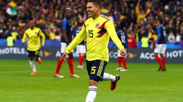 Juan Fernando Quintero celebrando un gol con Colombia