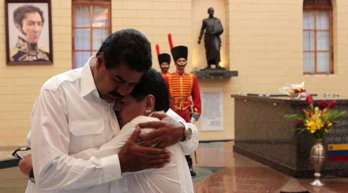 Nicolás Maduro y Diego Armando Maradona.
