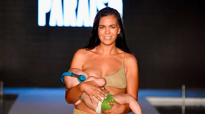 Mara Martin, modelo que desfiló amamantando a su bebé