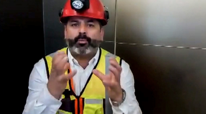 Mario Sepúlveda, uno de los 33 mineros chilenos rescatados en 2010, durante su paso por México