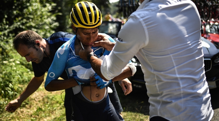 Nairo Quintana tras sufrir caída en la etapa 18 del Tour de Francia
