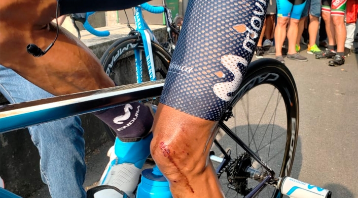 Nairo Quintana tras sufrir caída en la etapa 18 del Tour de Francia
