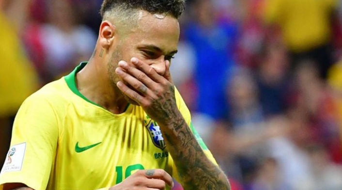 El desconsuelo de Neymar tras caer ante Bélgica El desconsuelo de Neymar tras caer ante Bélgica