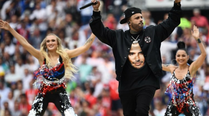 Nicky Jam, aunque es un cantante y compositor estadounidense, se hizo famoso por su reggaetón en Medellín.