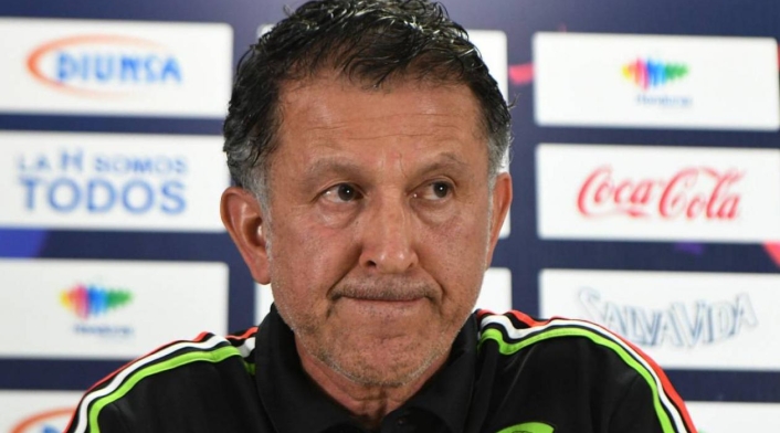 Juan Carlos Osorio en foco de críticas en México
