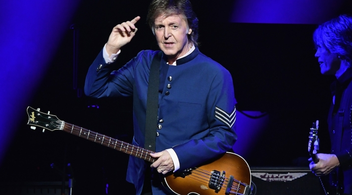 Paul McCartney vuelve a cruzar por Abbey Road