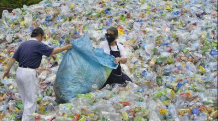 Muchos negocios de reciclado en China se trasladaron a Malasia después de la entrada en vigor de la prohibición.