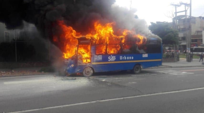 Buses del SITP quemados en Bogotá