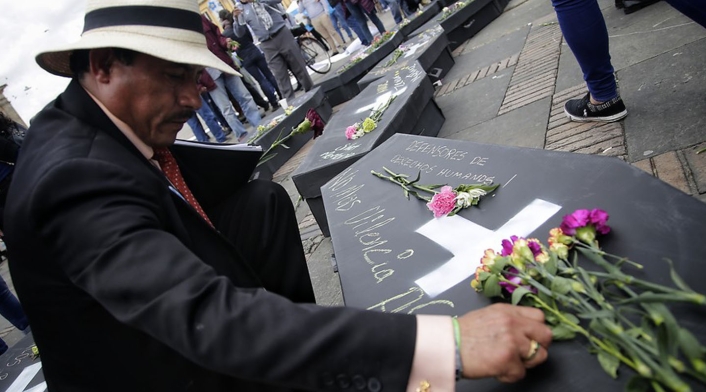 Homenaje a las víctimas en la Plaza de Bolívar Homenaje a las víctimas en la Plaza de Bolívar