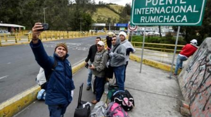 Migrantes puente Rumichaca