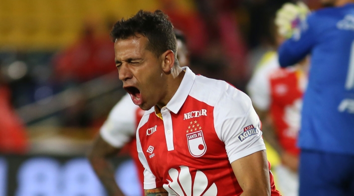 Diego Gustastavino celebrando el tercer gol de Santa Fe